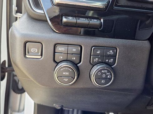 Used 2024 Chevrolet Silverado 2500 High Country w/ High Country Premium Package AWD/4WD image 27