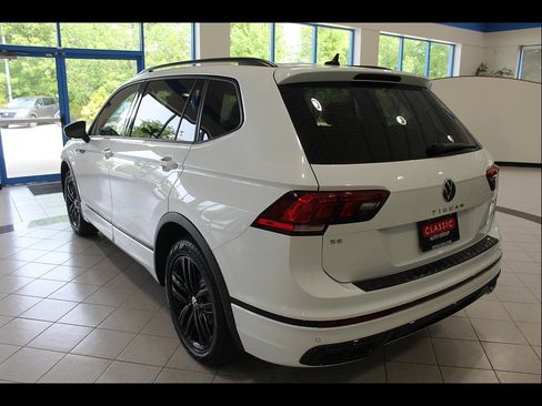 Used 2022 Volkswagen Tiguan SE R-Line AWD/4WD image 7