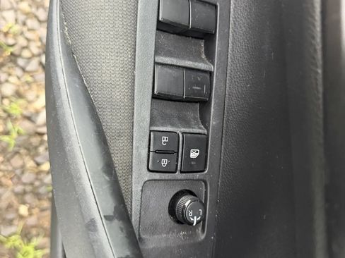 Used 2023 Toyota Corolla LE w/ Carpet Mat Package (TMS) FWD image 28