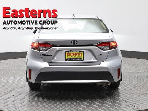 Used 2022 Toyota Corolla LE FWD image 6