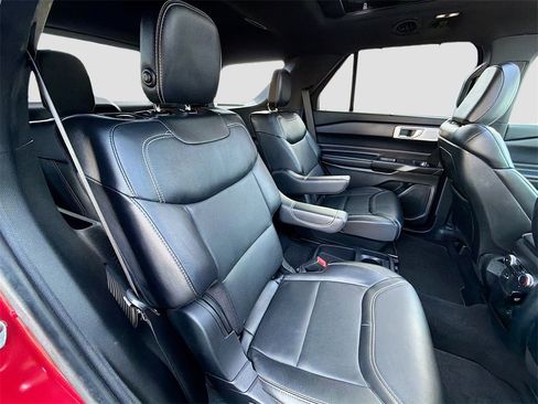 Used 2020 Ford Explorer ST w/ Premium Technology Package image 31