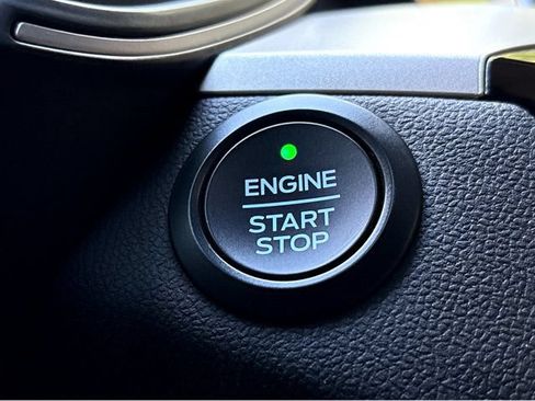 Used 2020 Ford Escape SE Sport FWD image 17