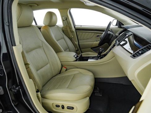 Used 2019 Ford Taurus Limited image 30