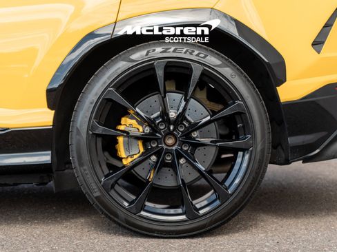 Used 2021 Lamborghini Urus image 32
