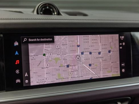 Certified 2025 Porsche Cayenne image 22