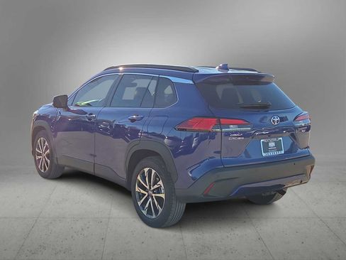 Used 2023 Toyota Corolla Cross XLE w/ Convenience Package image 6