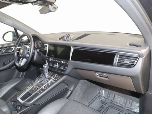 Used 2020 Porsche Macan image 49