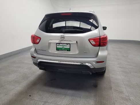 Used 2020 Nissan Pathfinder SV image 7