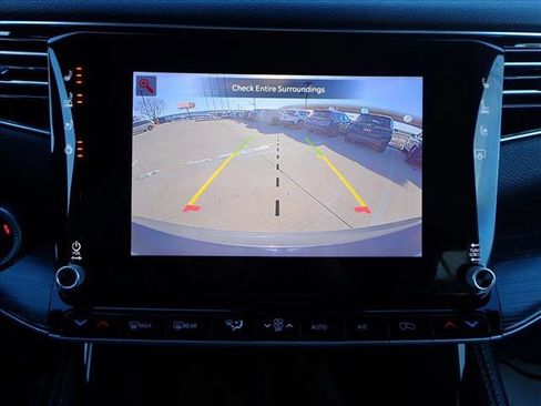 Used 2024 Jeep Wagoneer Series III w/ Premium Group I image 19