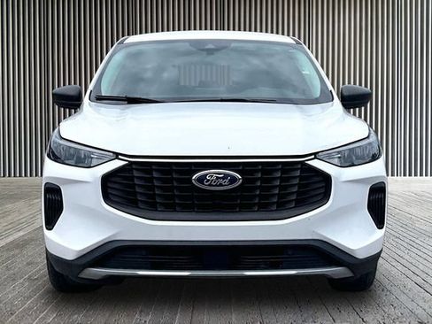 Used 2023 Ford Escape Active w/ Cold Weather Package FWD image 3