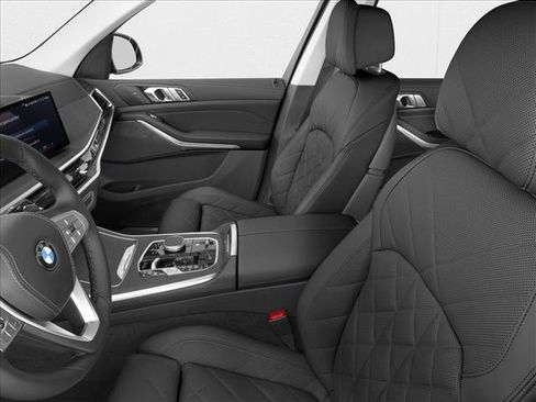 New 2025 BMW X7 xDrive40i image 6