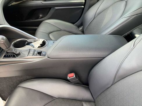 Used 2023 Toyota Camry XSE FWD image 21