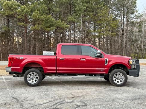 Used 2017 Ford F250 Lariat w/ Chrome Package image 3
