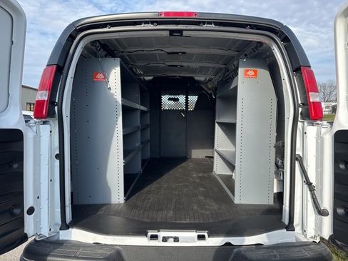 New 2025 Chevrolet Express 2500 Work Van w/ Driver Convenience Package image 20