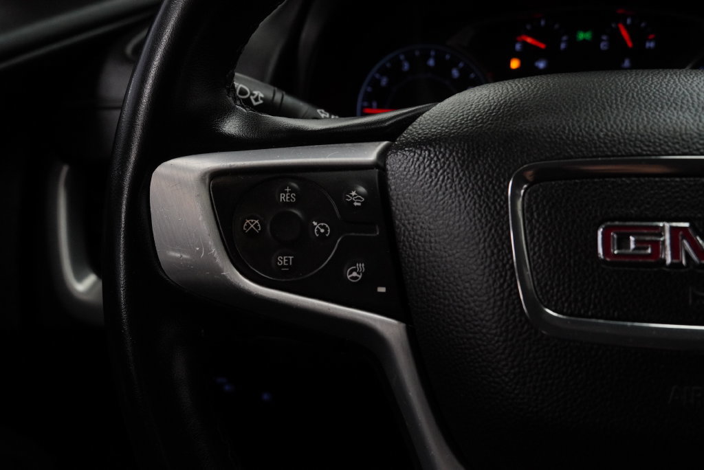 Used 2023 GMC Terrain SLT w/ LPO, Floor Liner Package FWD image 30