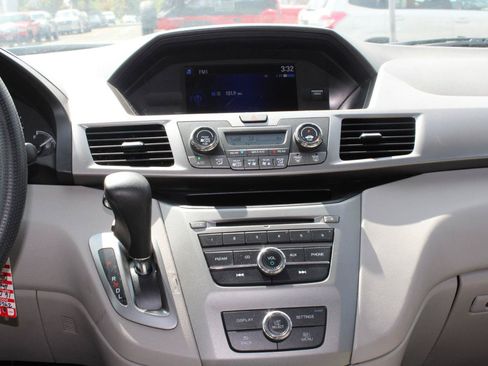 Used 2016 Honda Odyssey LX image 11