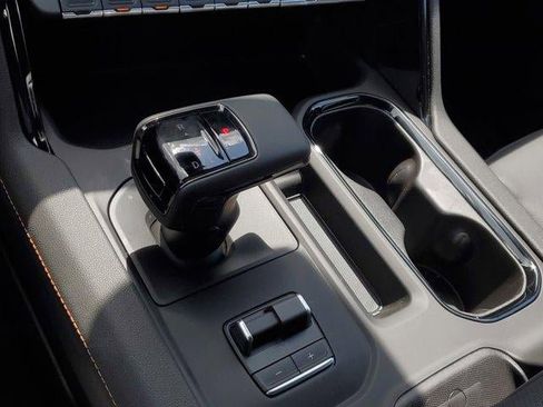 New 2026 GMC Sierra 1500 AT4 w/ Technology Package AWD/4WD image 27