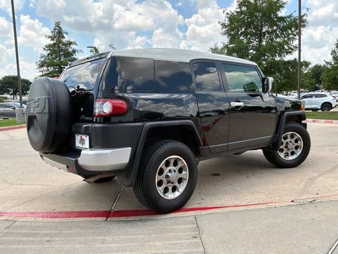 Used 2013 Toyota FJ Cruiser 4WD image 6