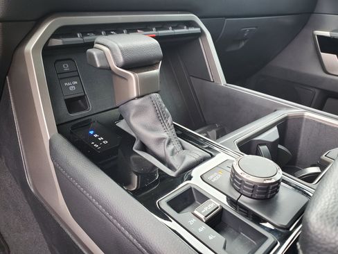 Used 2025 Toyota Tundra Limited image 11