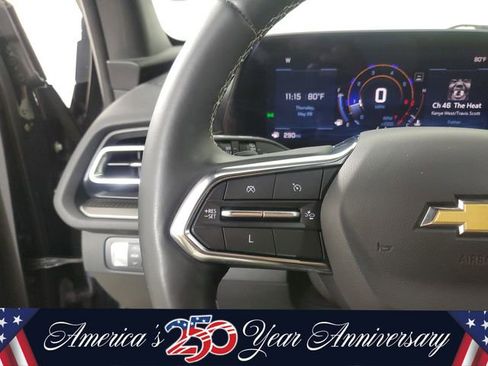 Used 2025 Chevrolet Traverse LT w/ Sun and Wheel Package FWD image 26
