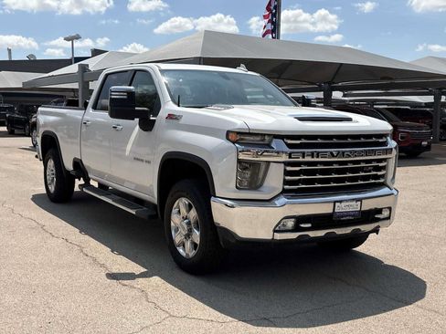 Used 2020 Chevrolet Silverado 2500 LTZ AWD/4WD image 2