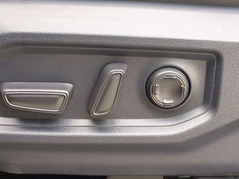 New 2026 Toyota Tundra Limited AWD/4WD image 16