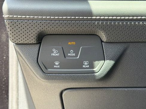 Used 2026 Volkswagen Atlas SE FWD image 33