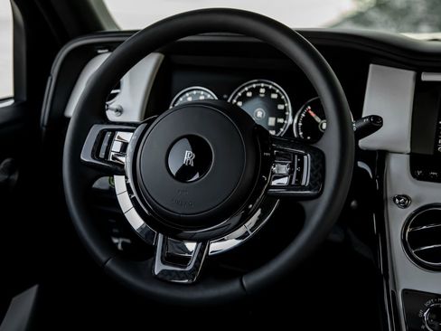 Used 2024 Rolls-Royce Cullinan Black Badge w/ Driver's Package image 15