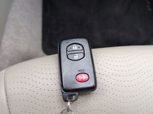 Used 2010 Toyota Prius Five FWD image 26