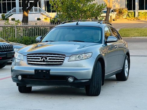 Used 2004 INFINITI FX35 2WD w/ Technology Pkg image 4