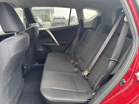 Used 2018 Toyota RAV4 LE w/ All Weather Liner Package AWD/4WD image 16