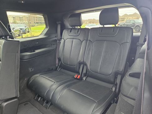 Used 2022 Jeep Grand Cherokee L Overland image 38