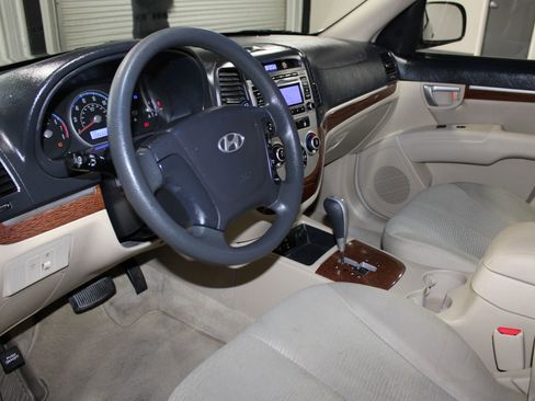 Used 2009 Hyundai Santa Fe GLS FWD image 17