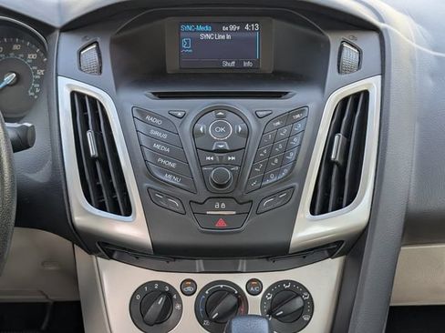 Used 2014 Ford Focus SE FWD image 16