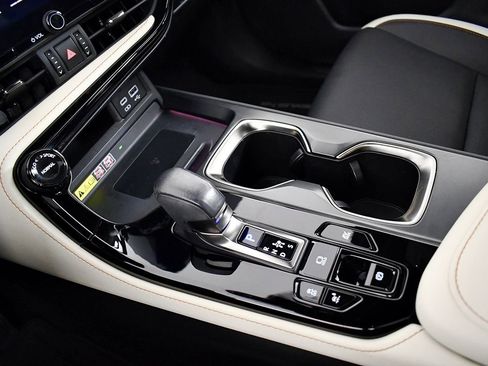 Used 2022 Lexus NX 350h AWD image 32