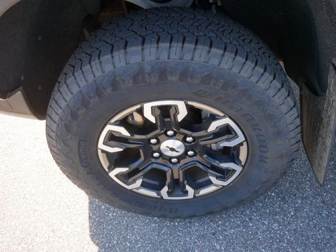Used 2022 Chevrolet Silverado 1500 ZR2 w/ Technology Package AWD/4WD image 16