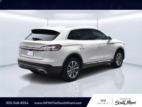 Used 2022 Lincoln Nautilus FWD w/ Premium Package image 4