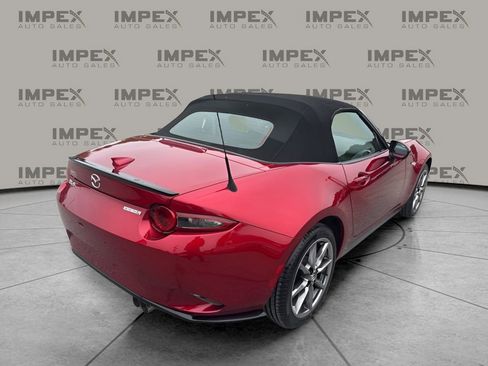 Used 2020 MAZDA MX-5 Miata Grand Touring w/ Appearance Package RWD image 5