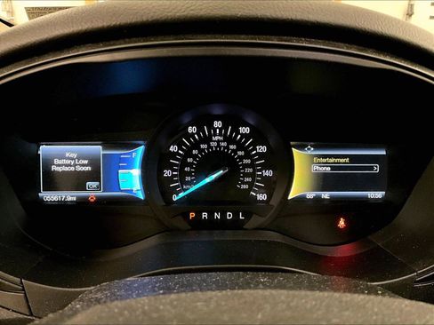 Used 2018 Ford Fusion SE w/ Fusion SE Technology Package FWD image 19