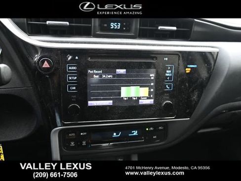 Used 2018 Toyota Corolla LE FWD image 6