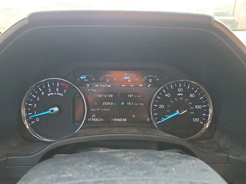 Used 2018 Ford Expedition XLT w/ Equipment Group 202A AWD/4WD image 10