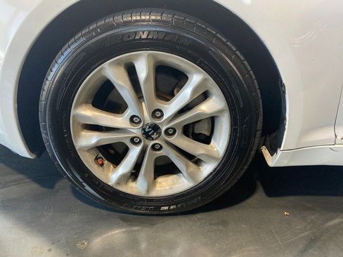Used 2011 Kia Optima EX w/ Premium Pkg FWD image 12