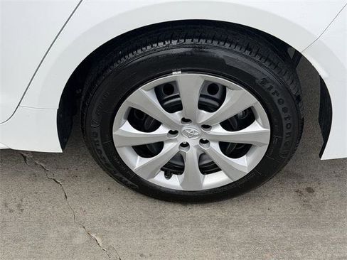 Certified 2025 Toyota Corolla LE image 8