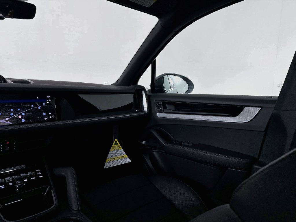 Certified 2026 Porsche Cayenne AWD/4WD image 25