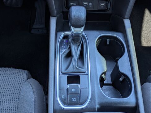 Used 2020 Hyundai Santa Fe SE image 20