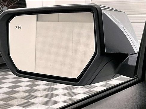 Used 2025 GMC Canyon Denali image 33