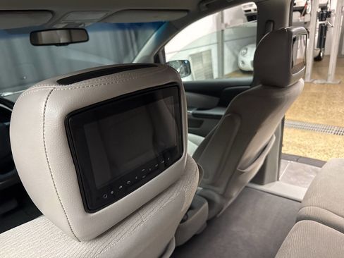 Used 2011 Honda Odyssey EX image 26