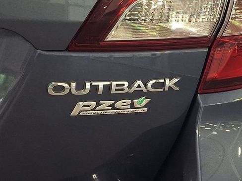 Used 2017 Subaru Outback 2.5i Premium AWD/4WD image 30