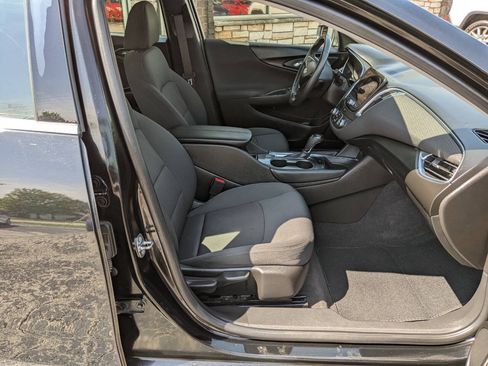 Used 2016 Chevrolet Malibu LT FWD image 14