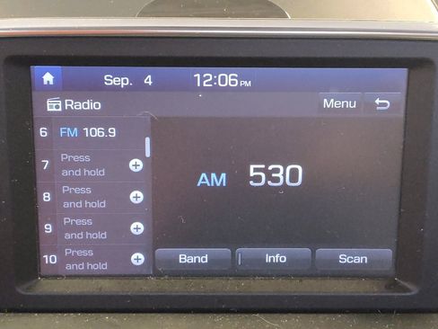 Used 2019 Hyundai Santa Fe SE AWD/4WD image 25